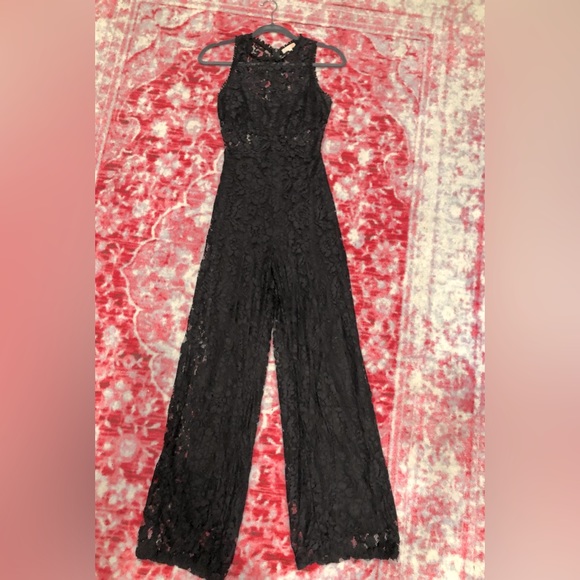 GB Sleeveless lace jumpsuit - Picture 2 of 5